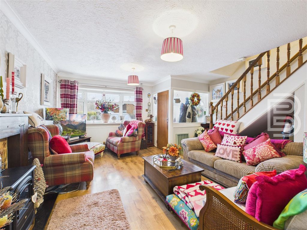 Property photo 2 of 17 Cam05587G0-Pr0107-Still013.Jpg