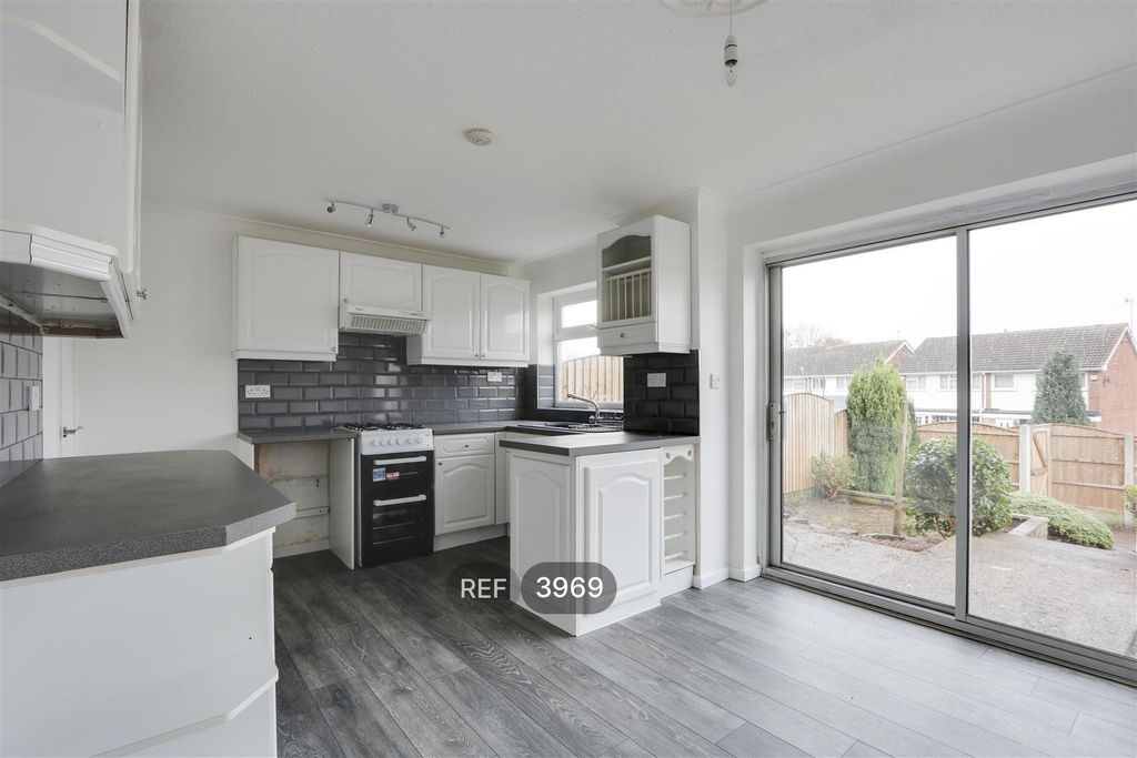 Property photo 2 of 13 Kitchen / Diner