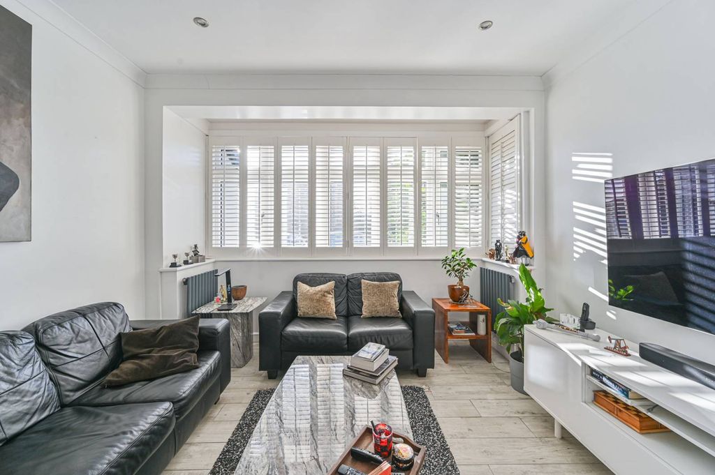 Property photo 1 of 42