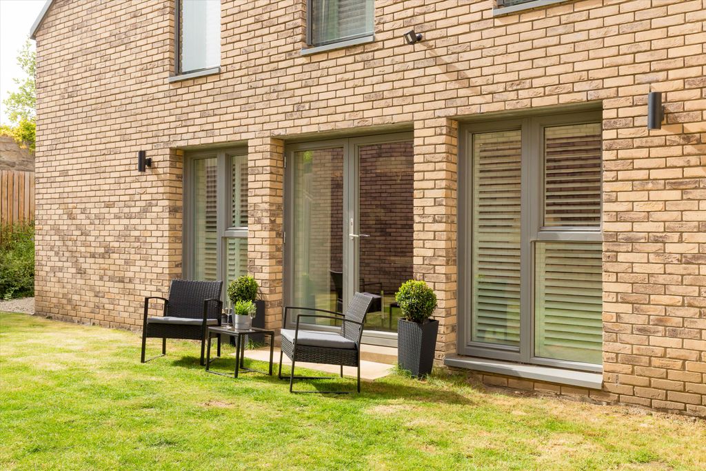 Property photo 3 of 14 Image