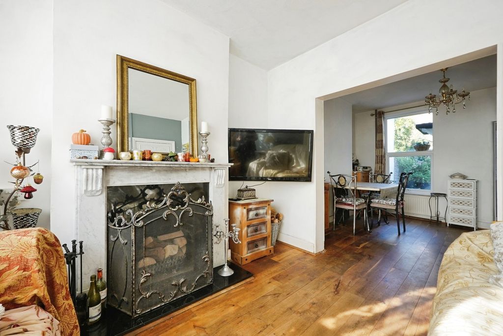 Property photo 2 of 15 Pbox-Img.Jpg
