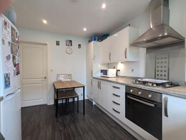 Property photo 2 of 14 Kitchen 