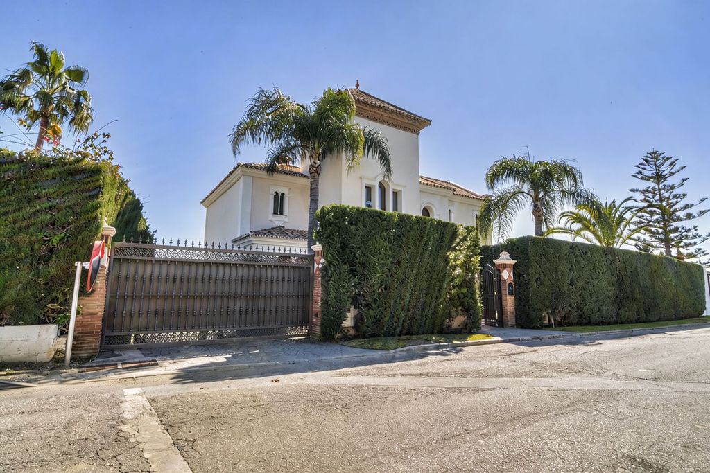 Property photo 2 of 42