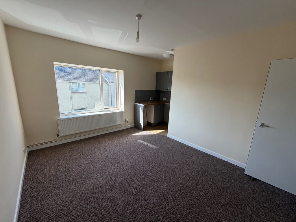 Property photo 2 of 6 Living Room 1