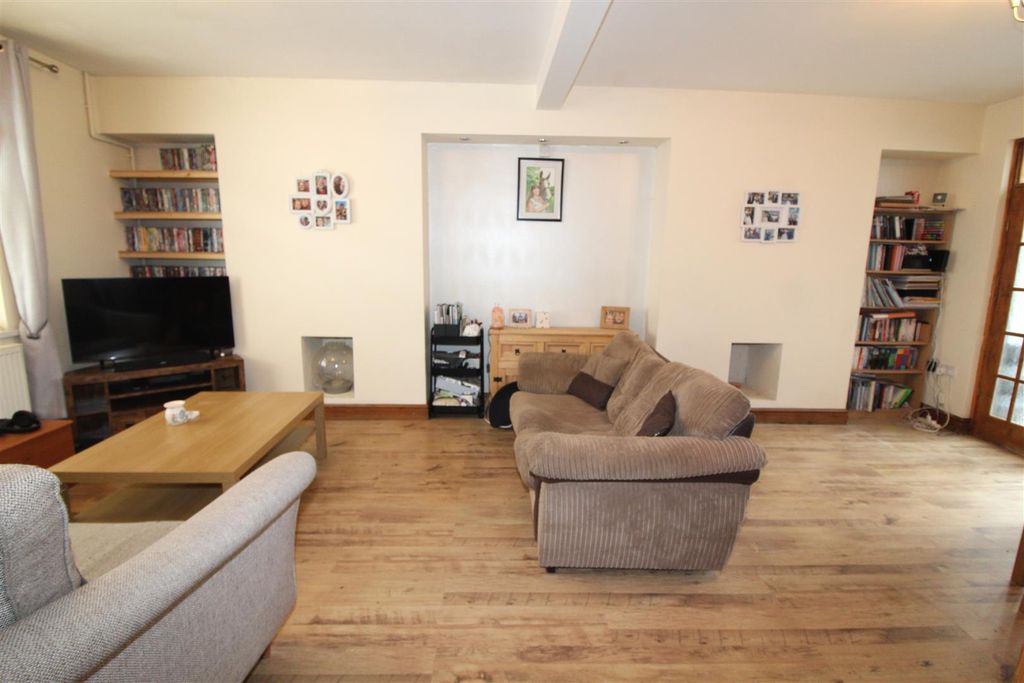 Property photo 2 of 30 Lounge/Dining Room