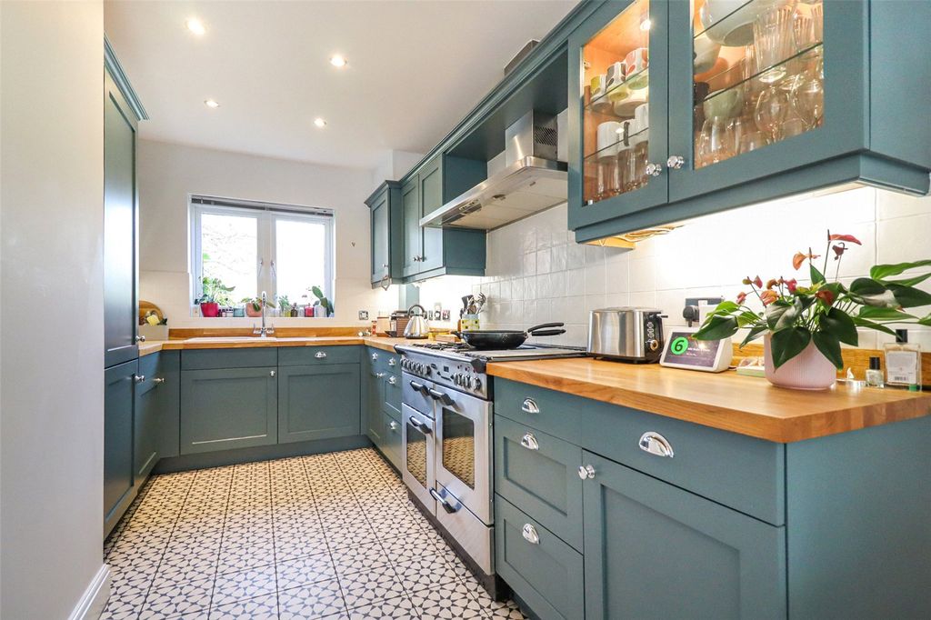 Property photo 2 of 15 Picture No. 35