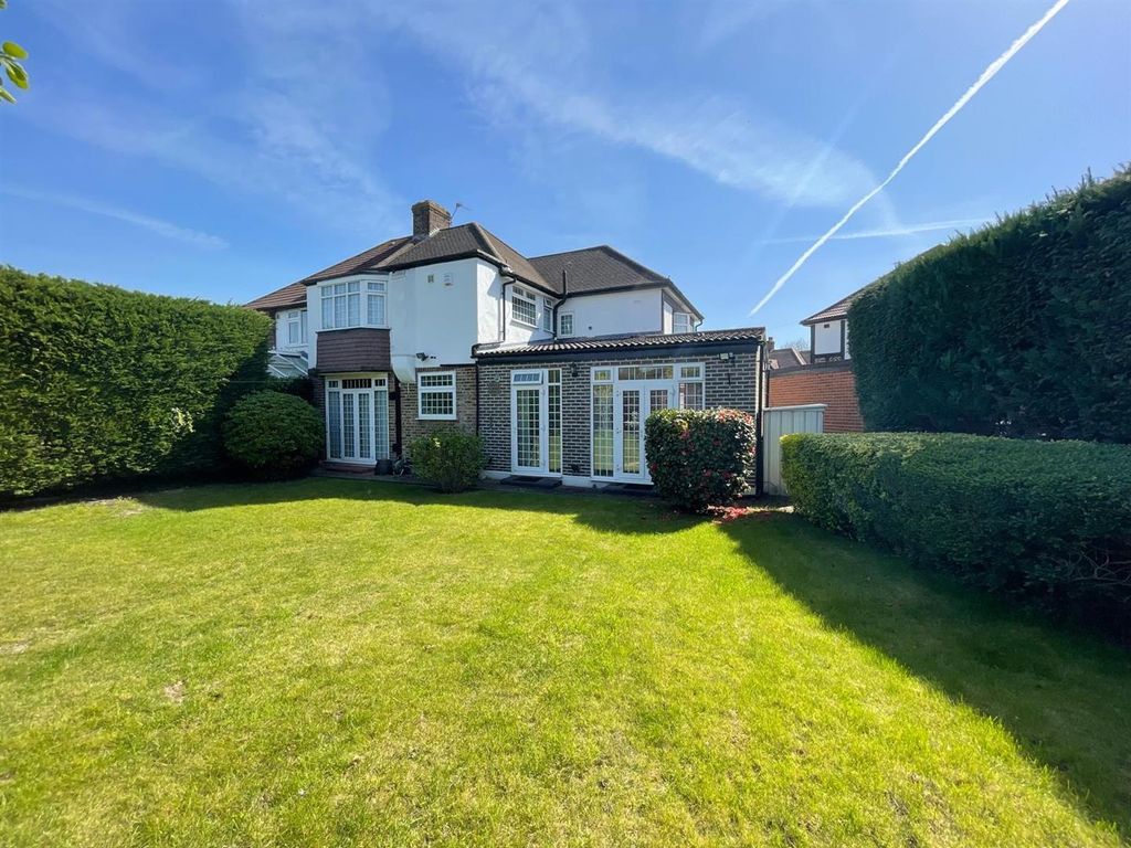 Property photo 2 of 30