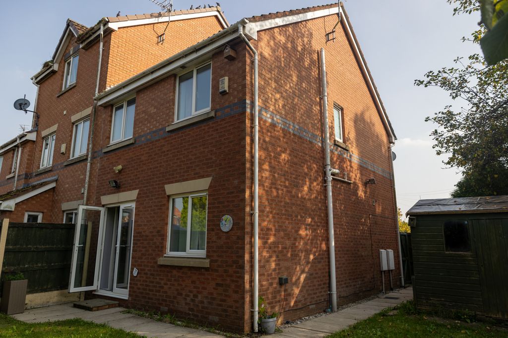 Property photo 2 of 22