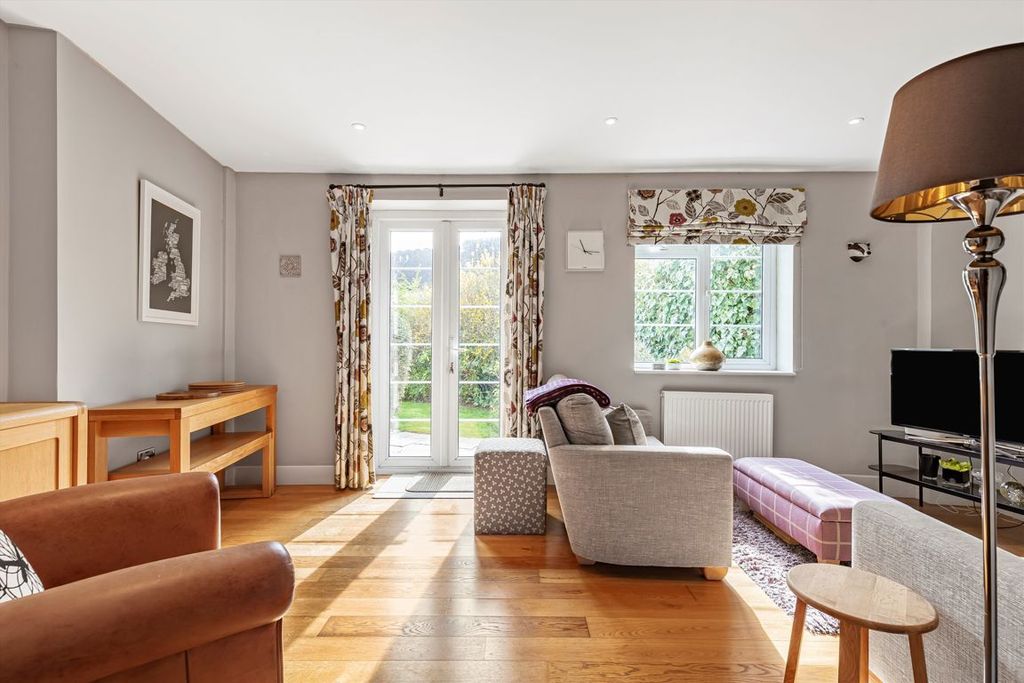 Property photo 2 of 11