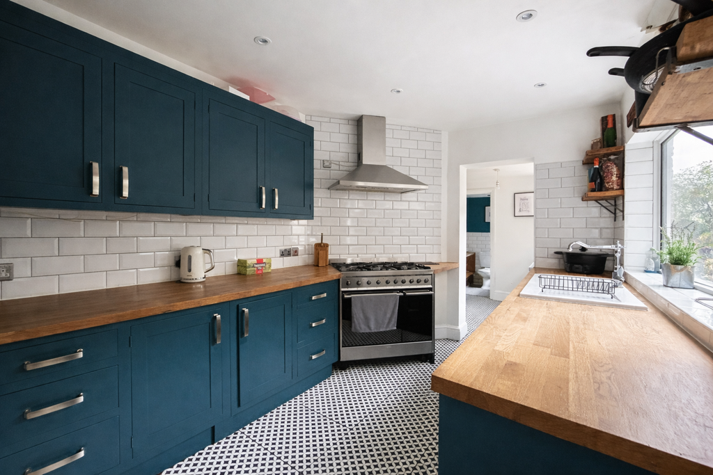 Property photo 3 of 14 Kitchen