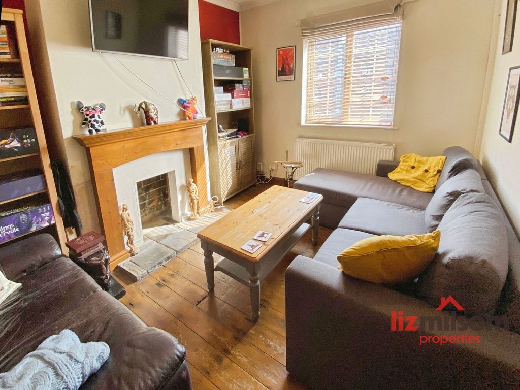 Property photo 3 of 12