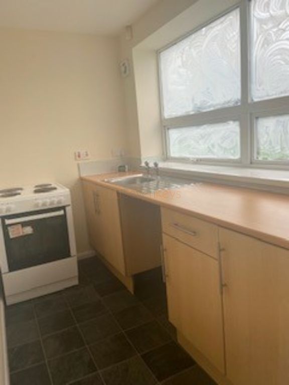 Property photo 2 of 5 Kitchen