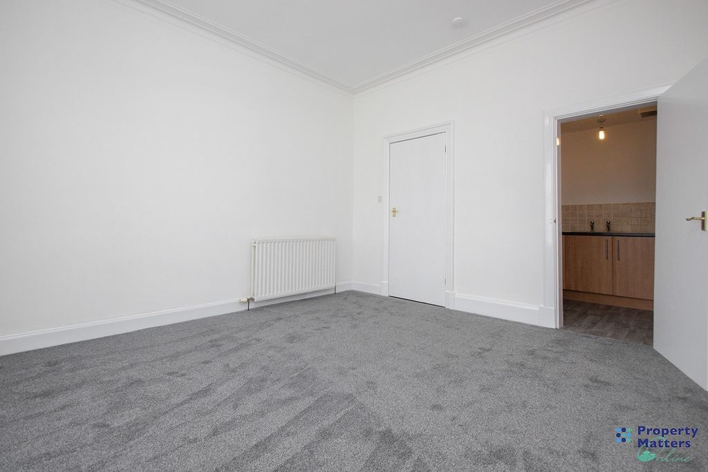 Property photo 3 of 10 Lounge