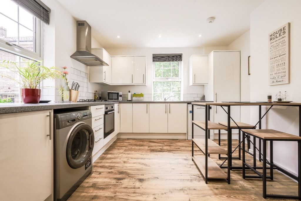 Property photo 2 of 12 4396193
