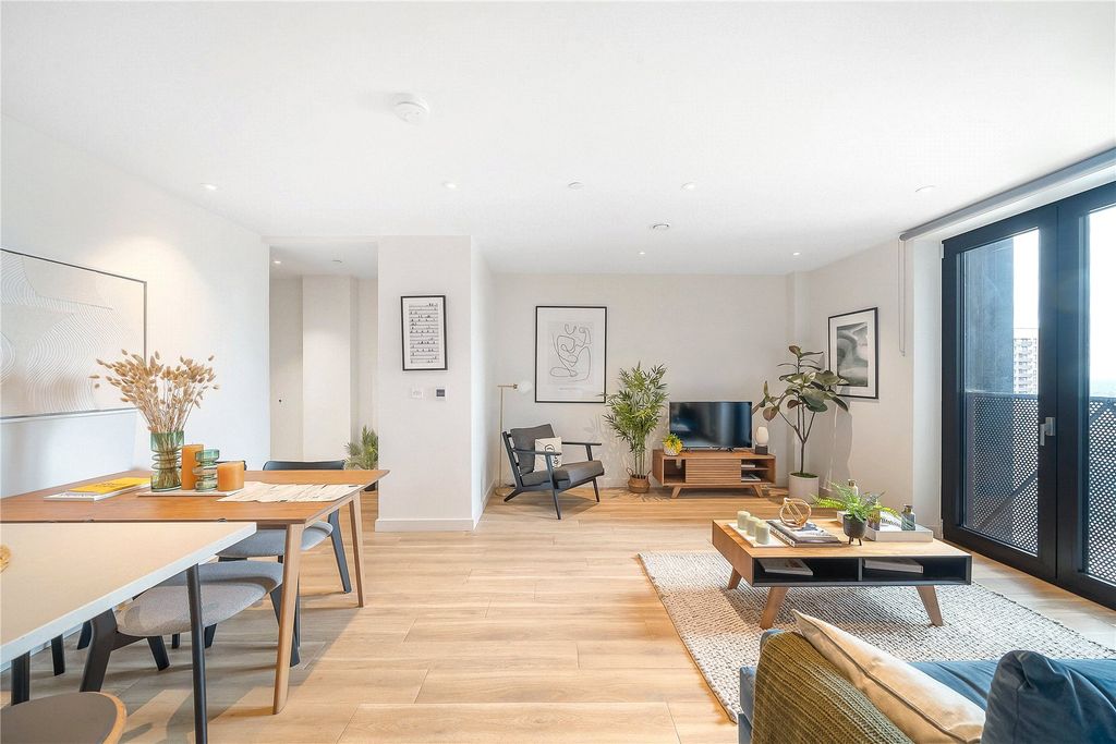 Property photo 1 of 38 Picture No. 32