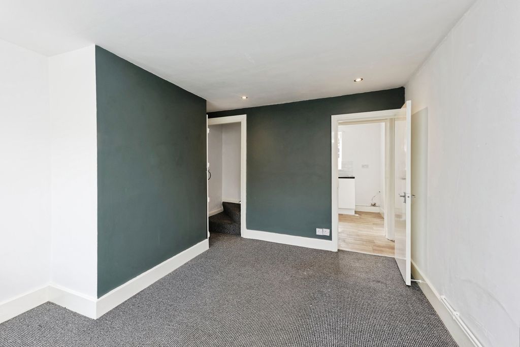 Property photo 3 of 14 Pbox-Img.Jpg