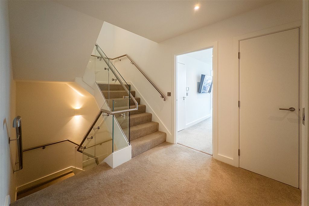 Additional image 14 of 3 bed flat to rentElizabeth Tower M15