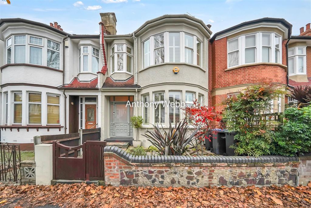 Property photo 3 of 24 Front Aspect