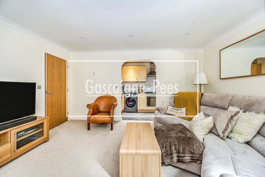 Property photo 3 of 11