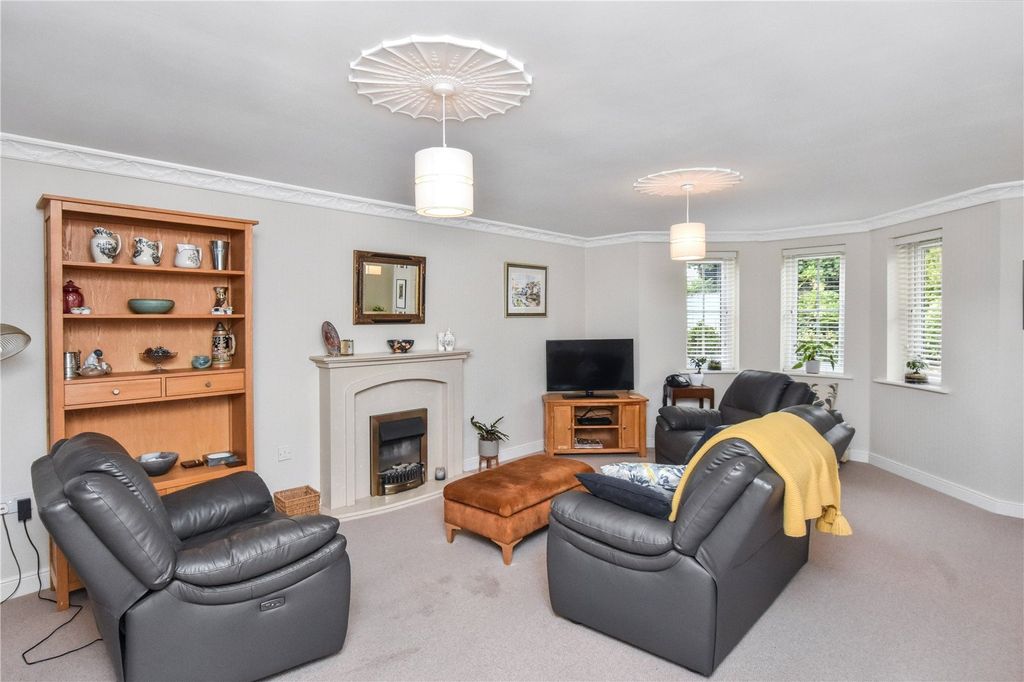 Property photo 2 of 14 Picture No. 29