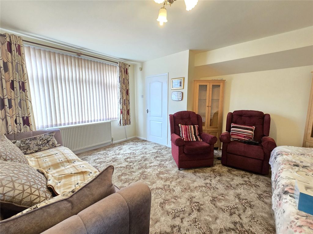 Property photo 2 of 18 Picture No. 07