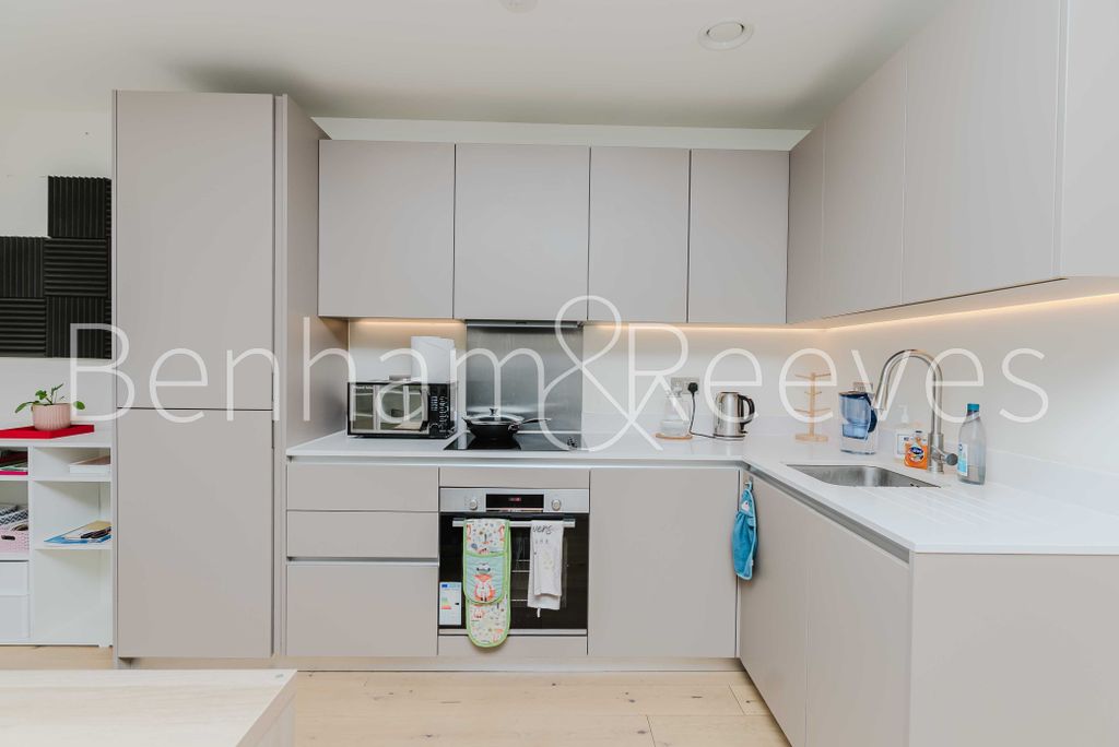 Property photo 2 of 18