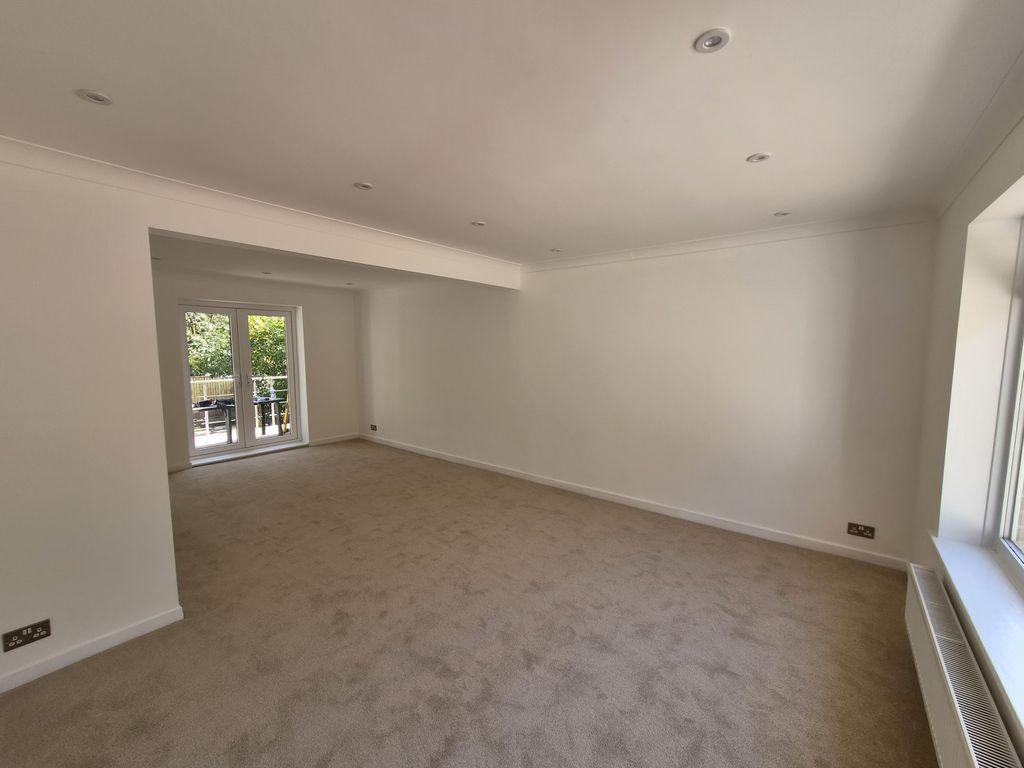 Property photo 2 of 23 Living Room