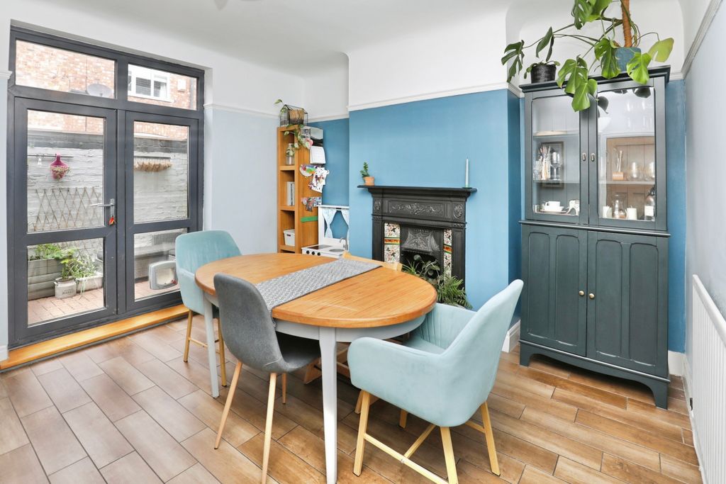Property photo 3 of 15 Dining Room