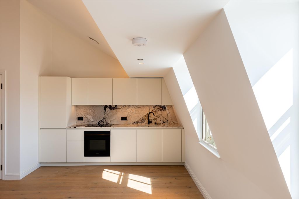 Property photo 3 of 30 Image