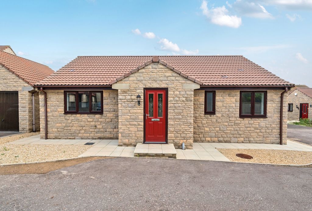 Property photo 1 of 15 1375475-3-6909Cdc...