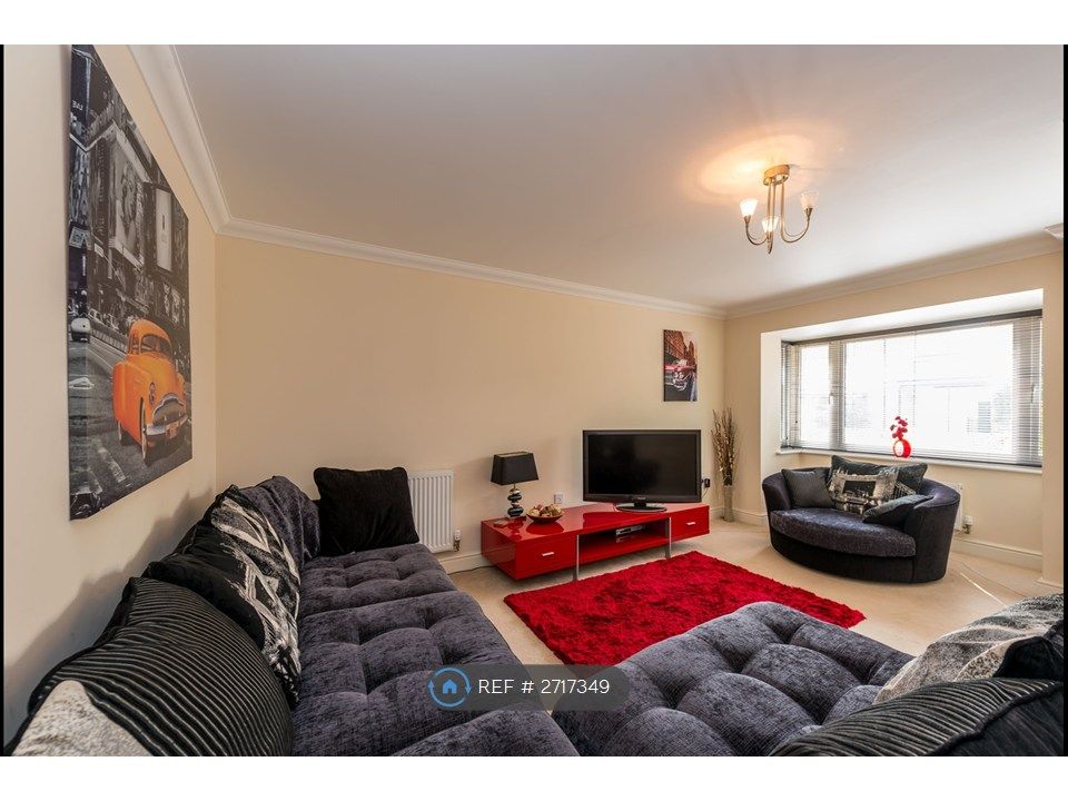 Property photo 1 of 34 Living Room