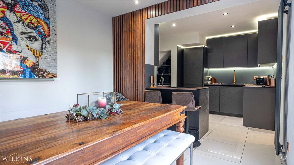 Property photo 2 of 38 Picture No. 19