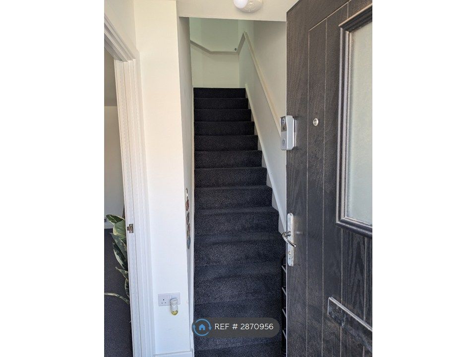 Property photo 2 of 31