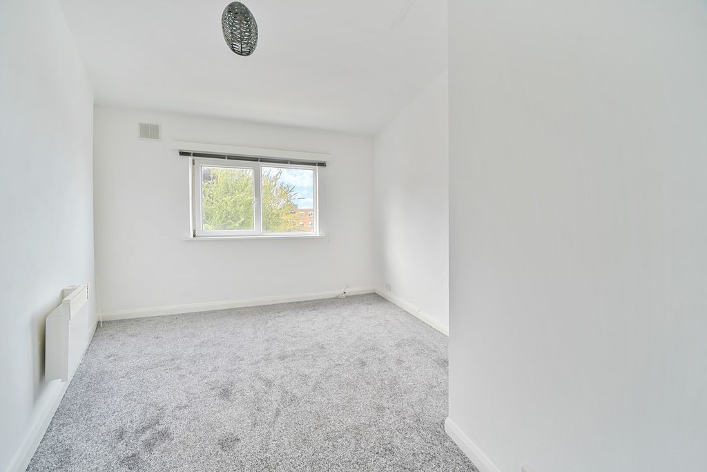 Property photo 3 of 14 Bedroom