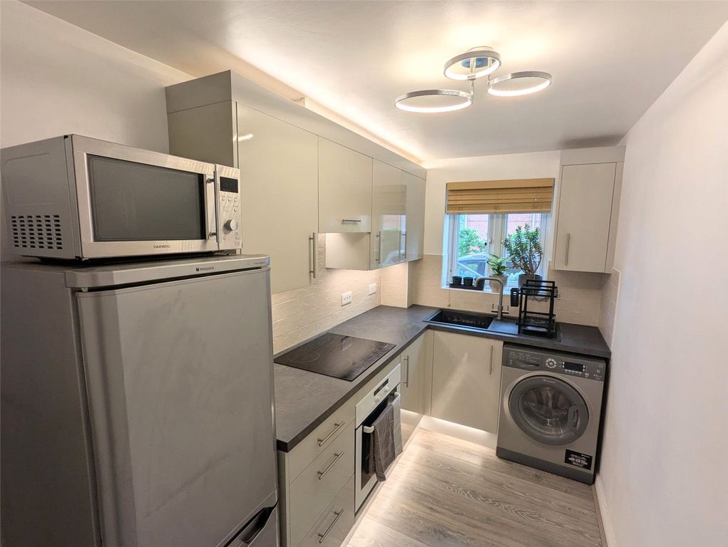 Property photo 2 of 13 Picture No. 22