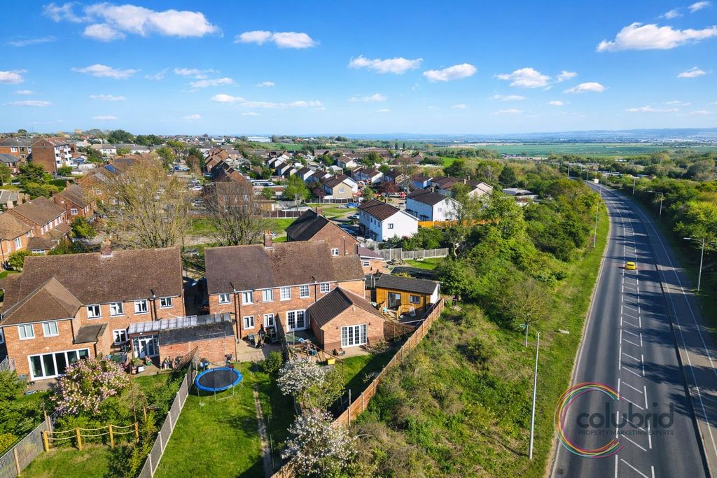 Property photo 3 of 20