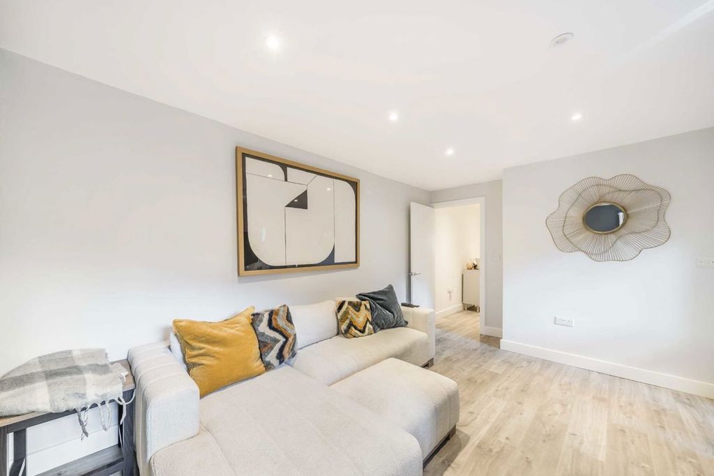 Property photo 2 of 5