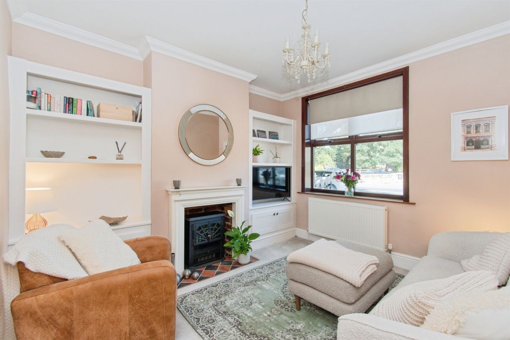 Property photo 3 of 12