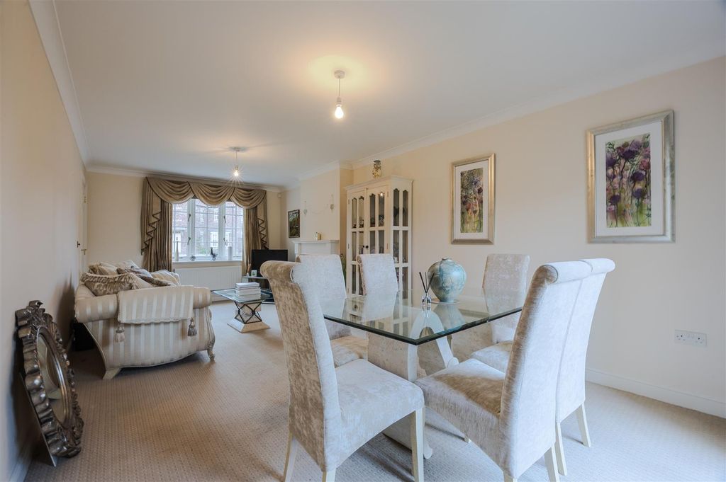 Property photo 2 of 20 Lounge Diner