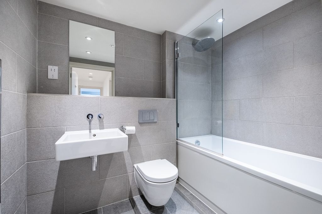 Property photo 3 of 5 Bathroom