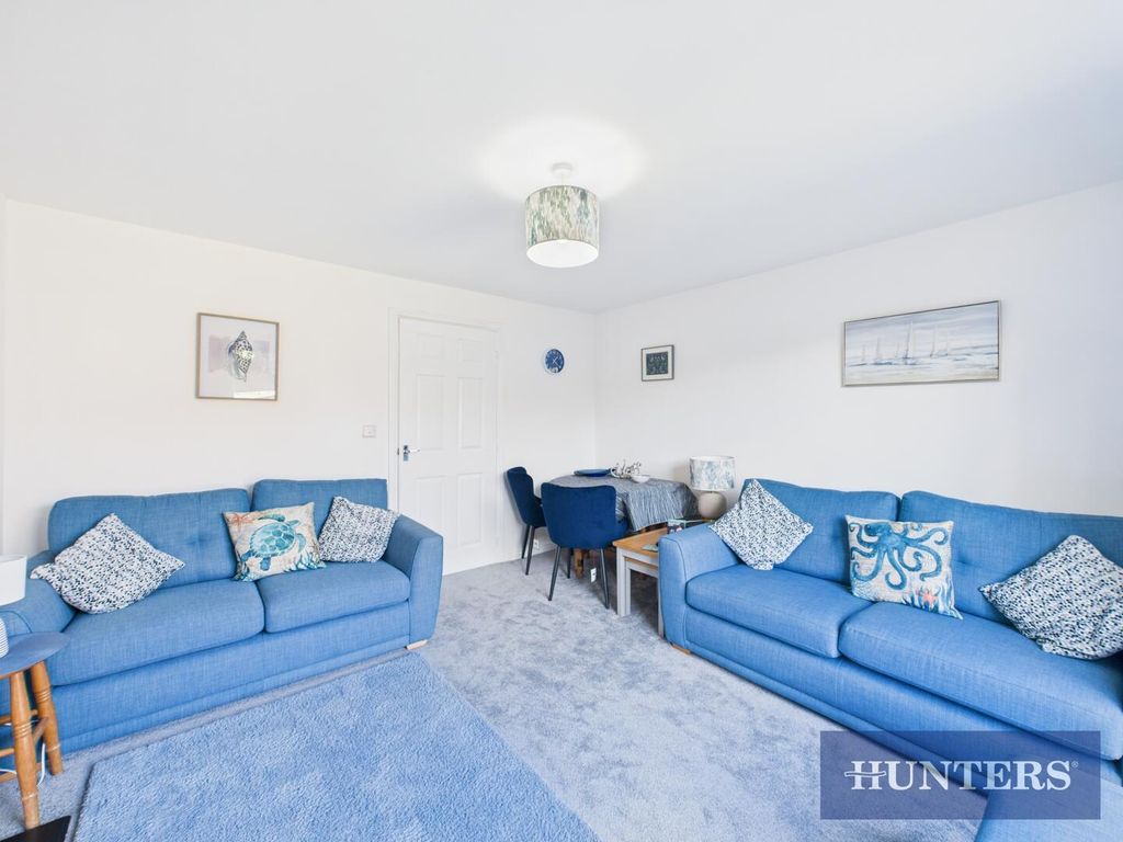 Property photo 3 of 16 Living Room