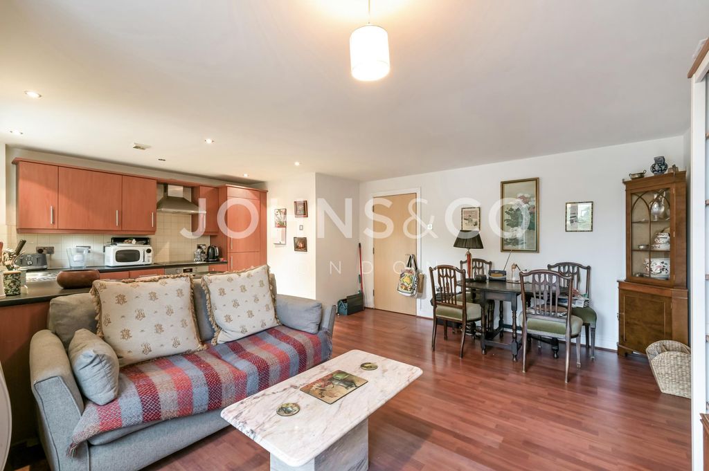 Property photo 3 of 10