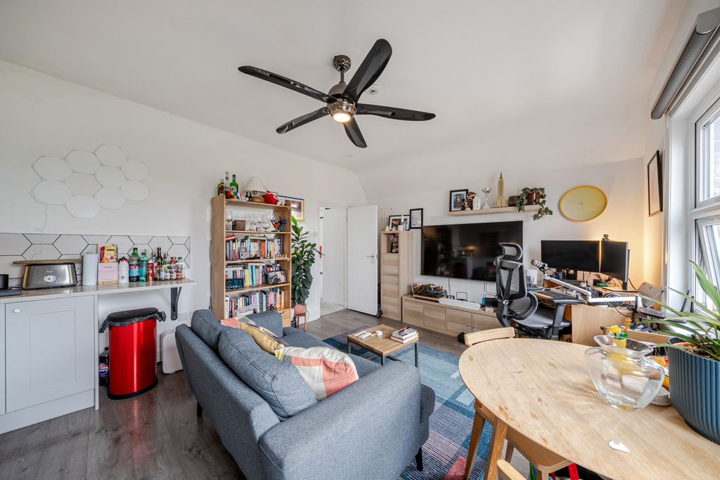 Property photo 3 of 19 1470534-4-6A1Ea90...