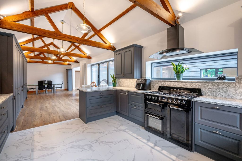 Property photo 2 of 29