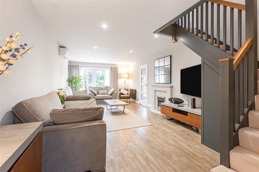 Property photo 3 of 37 29_70271.Jpg