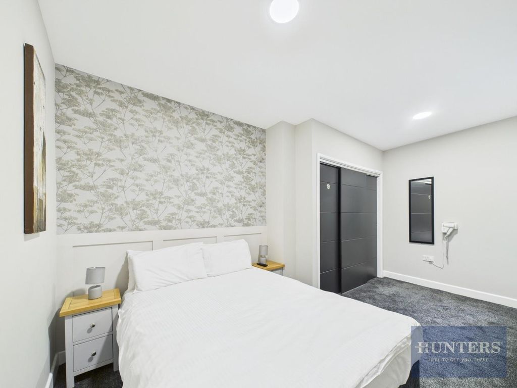 Property photo 1 of 8 Bedroom