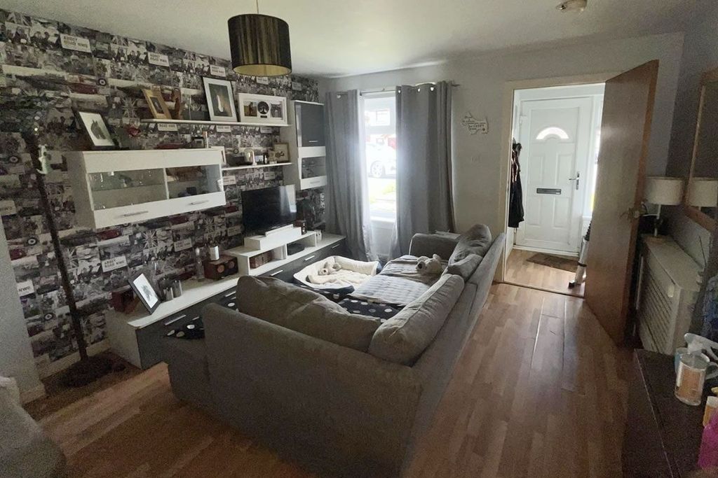 Property photo 2 of 7