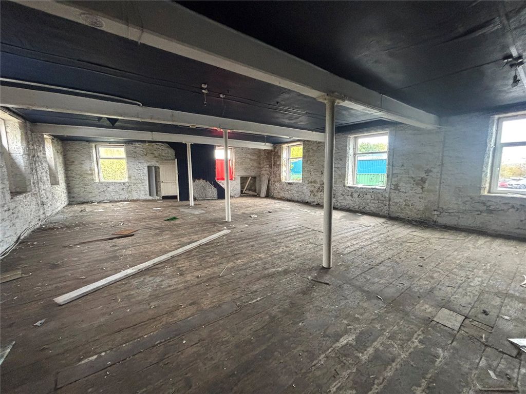 Property photo 2 of 10 Picture No. 17