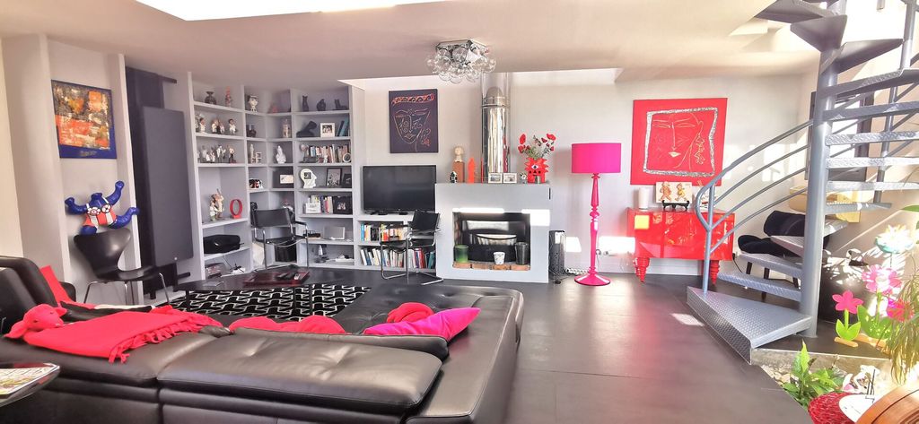 Property photo 3 of 7