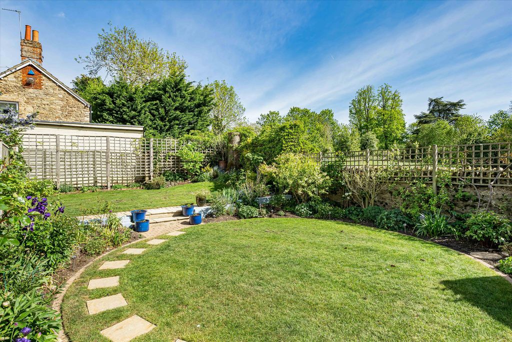 Property photo 3 of 22 Image